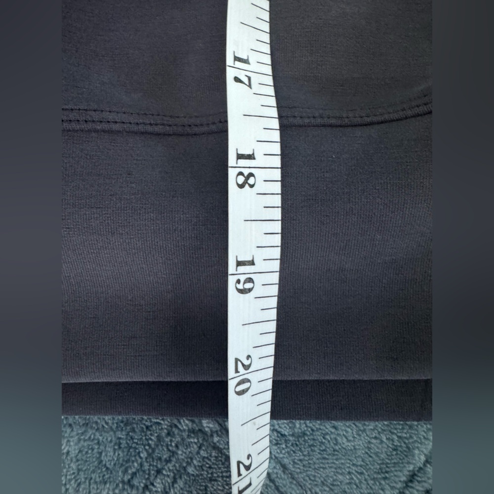 NWOT Lululemon Softstreme Perfectly Oversized Cropped Crew - Picture 4 of 4